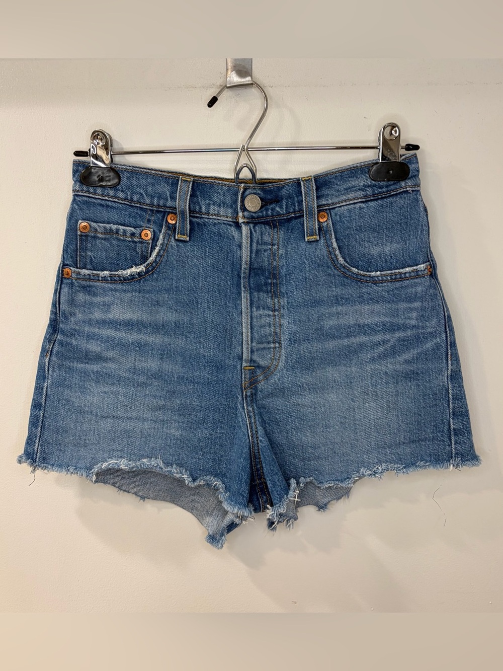 Levi’s Ribcage Shorts